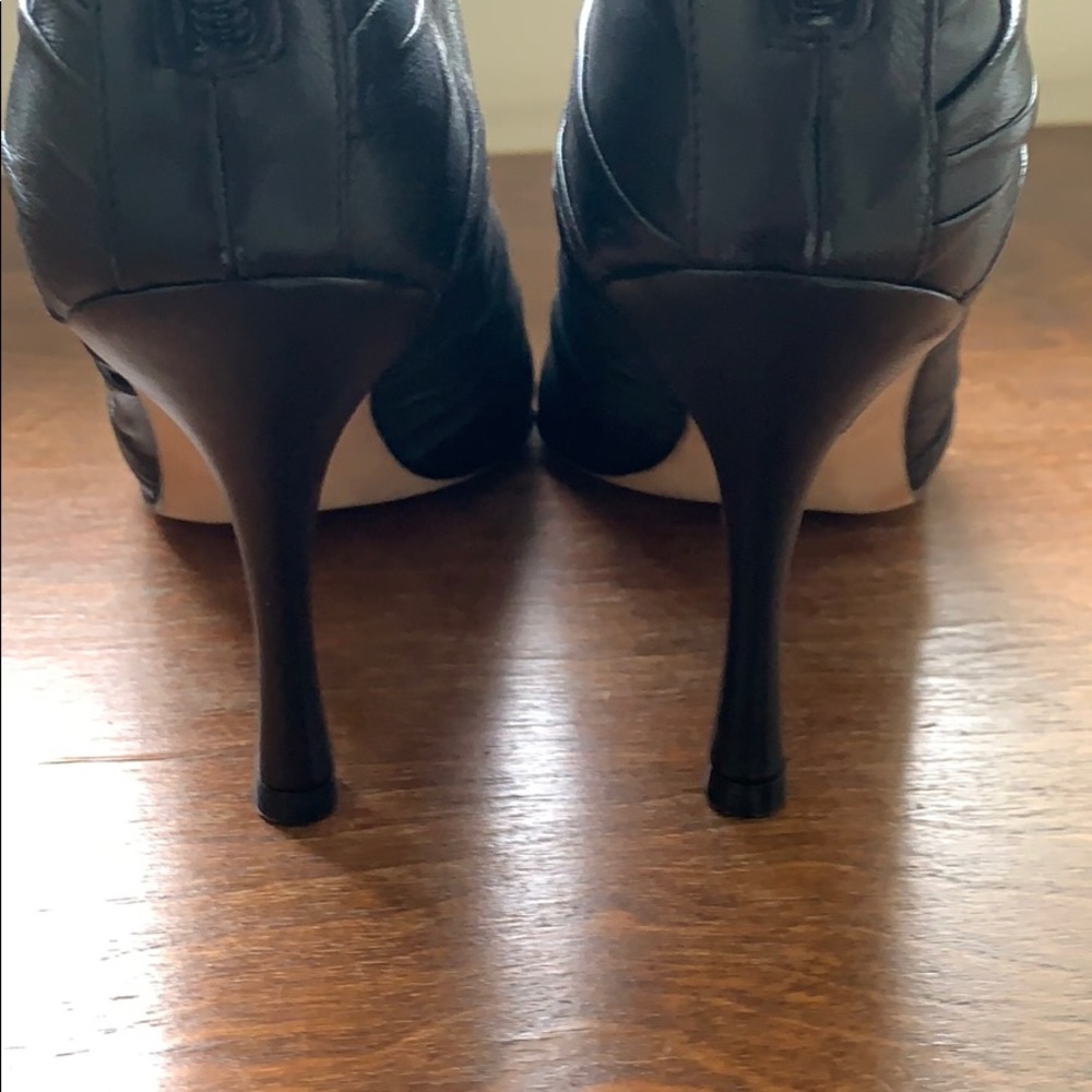 Manolo’s Blahnik “New “ never worn booties new with tags - Picture 6 of 8